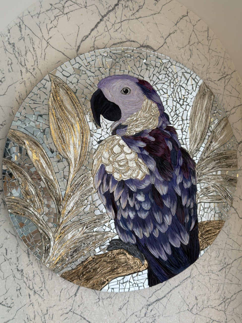Plume, original round painting of a parrot in mirror mosaic